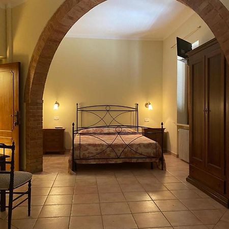 Affittacamere La Torre Di Montalcino Eksteriør billede